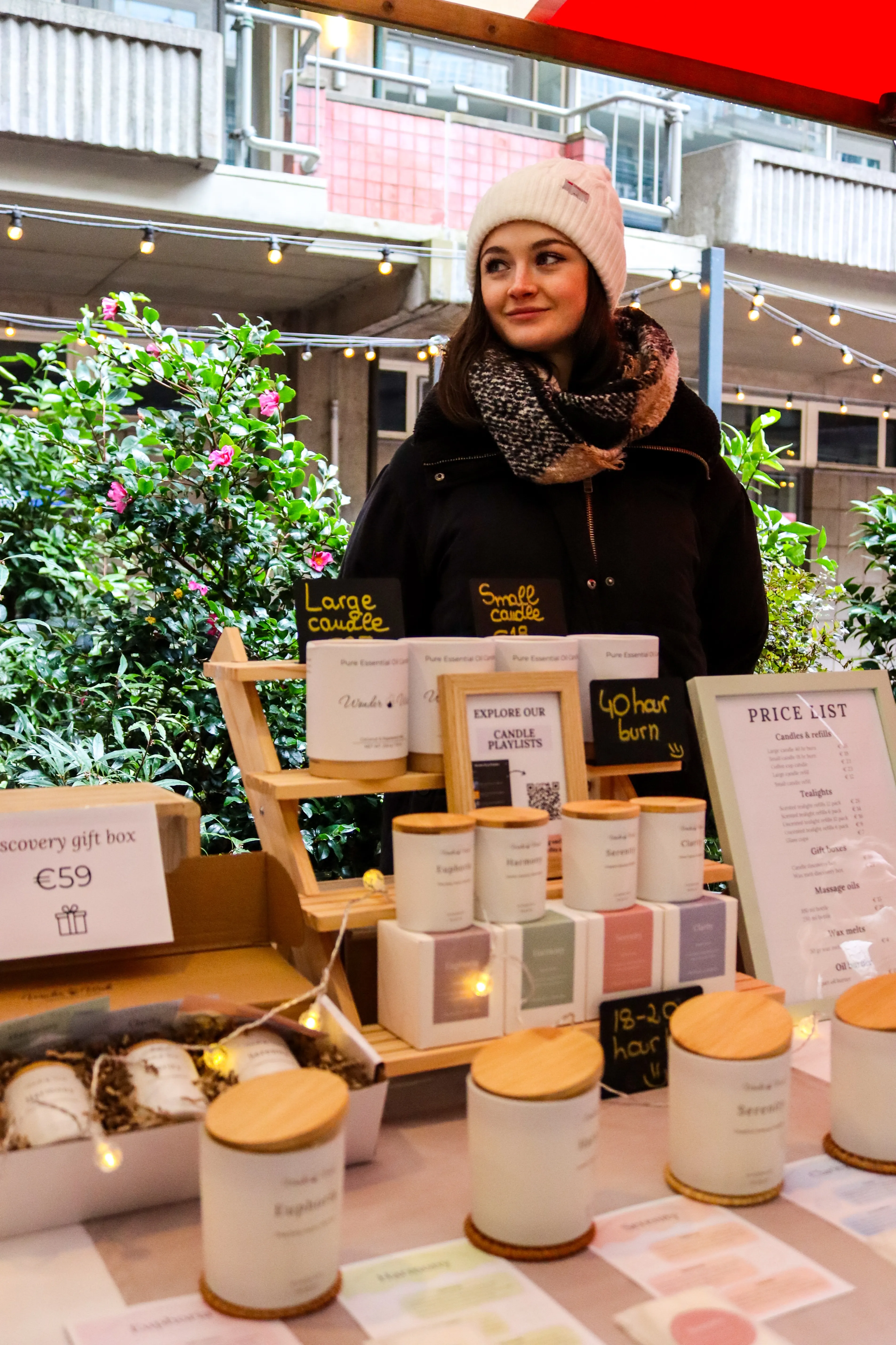 Wonder Wick at a market stall in Amsterdam
